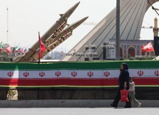 Pausa entre EE.UU. e Irán impulsa a los mercados; cae el petróleo, pero persiste la tensión