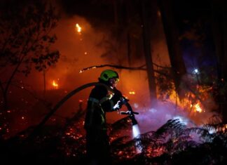 Europa combate una grave ola de incendios; España, Francia e Italia evacúan a miles de personas
