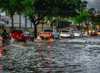 Sur de Sinaloa bajo el agua: Mazatlán rebasa los 150 mm de lluvia en solo cinco horas