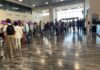 Remodelan el Aeropuerto de Los Mochis pero retiran sillas y obligan a pasajeros a esperar de pie