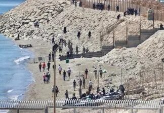 Continúan las devoluciones de migrantes en Ceuta mientras crece la cifra de fallecidos