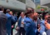 Carlos Gutiérrez Mancilla y Arturo Ávila se enfrentan a empujones en el Senado
