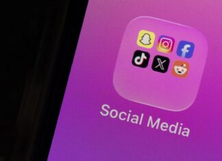 México analiza regular redes sociales para niños y adolescentes; Sheinbaum busca evitar debate de censura