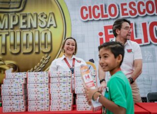 Casa Ley premia a estudiantes con 27 mil 500 paquetes escolares en México