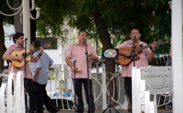 Culiacán llena sus espacios públicos de cuentos, boleros y cine